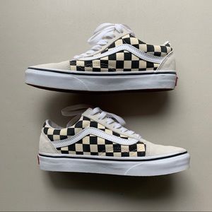 VANS CHECKER OLD SKOOL SNEAKERS